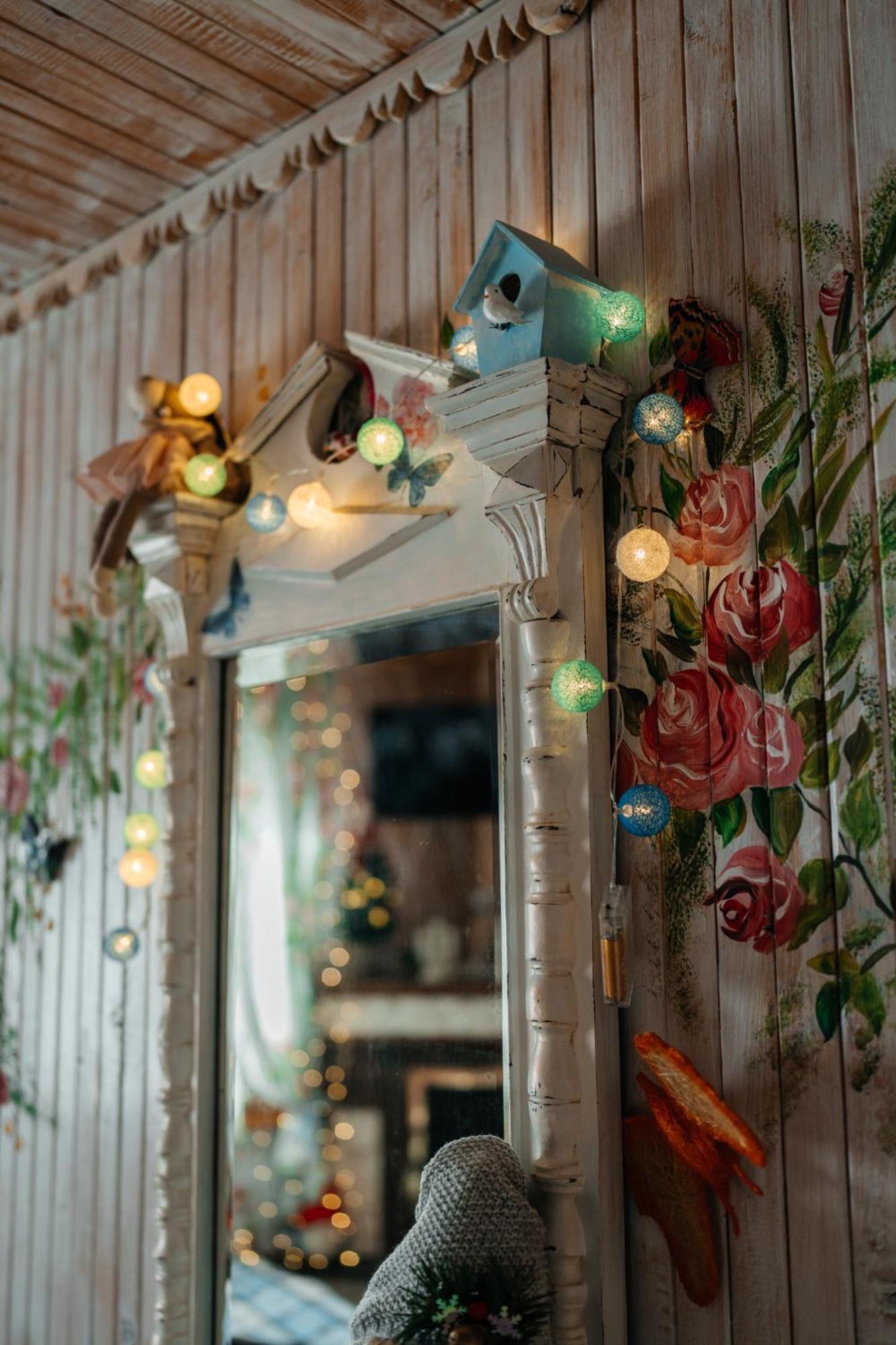 казковий дім та Garden два будиночки в горах з чаном-джакузі 度假居 Slavske
